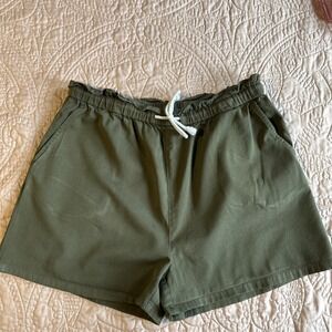 Abound Women's‎ Shorts Size Medium Green Pockets Elastic Ruffle Drawstring Waist